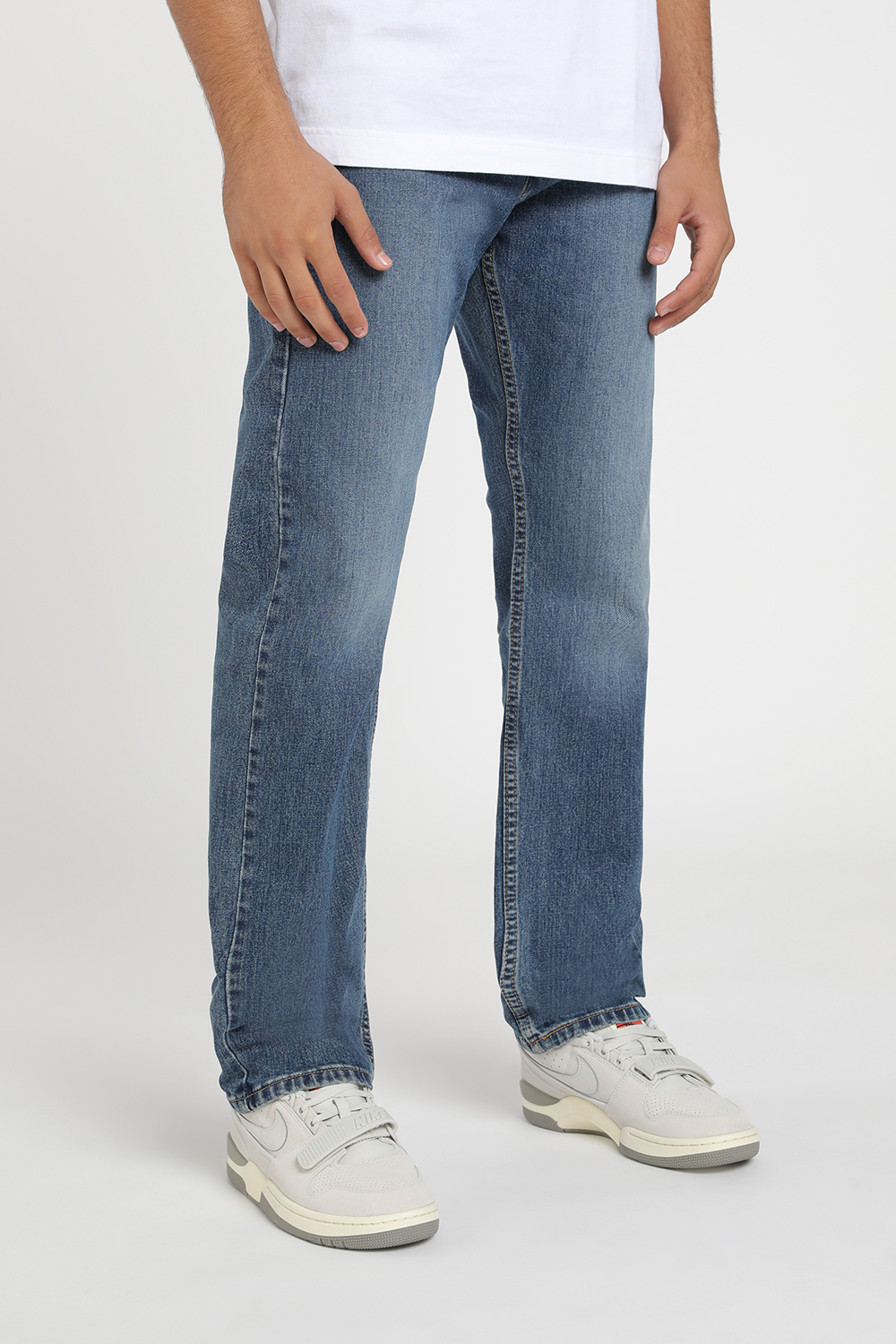 תמונת כל הלוק של נעלי סניקרס אלפא פורס 88